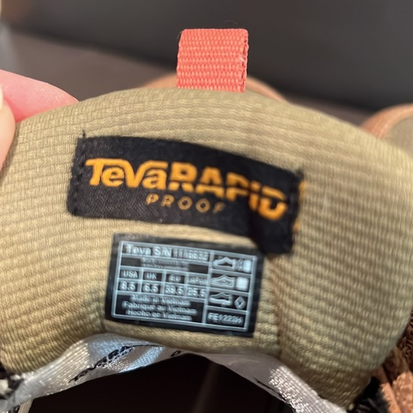 Teva Ridgeview size 8.5 low hiking shoes - Picture 6 of 11